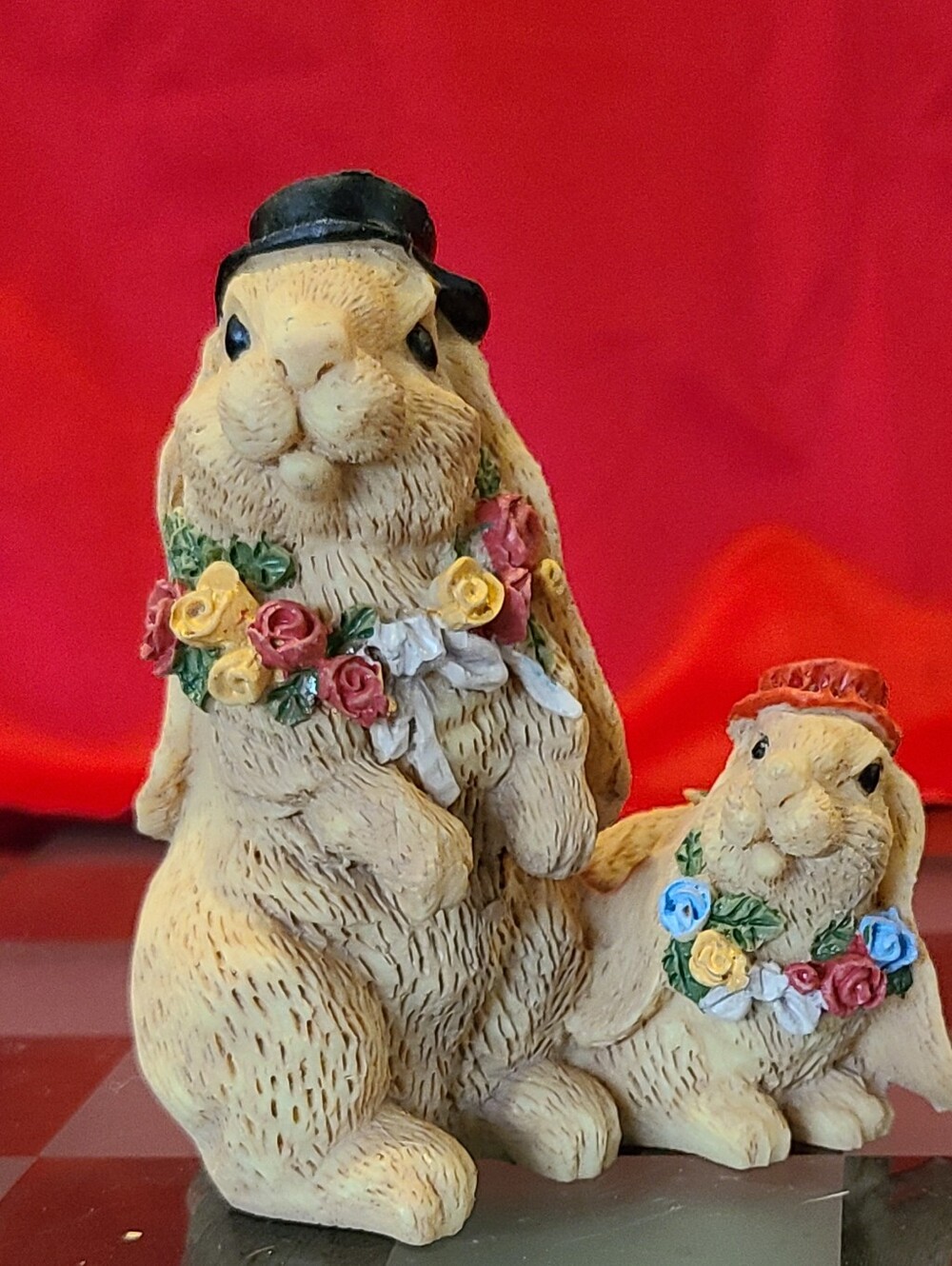 Decorative Small Pets Bunny Figurine with Floral Wreaths - Beige
